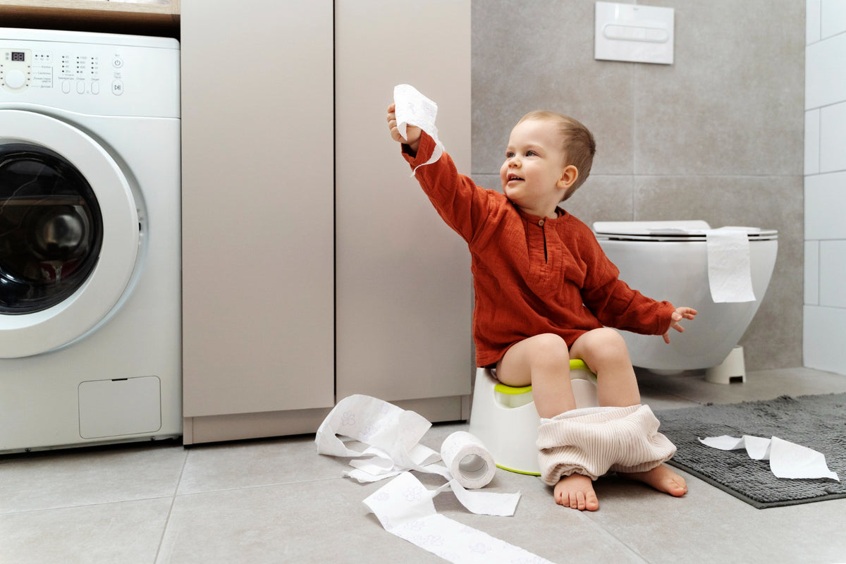 8 Signs Your Child Is Ready For Toilet Training Babyonline 8-signs-your-child-is-ready-for-toilet-training-babyonline