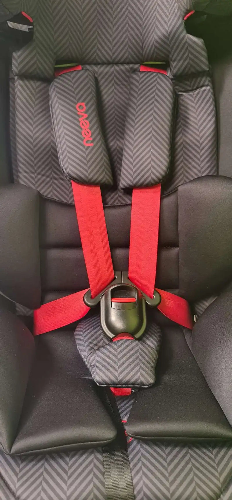 Neeva 3-in-1 Convertible Car Seat 0-36kg : CHEVRON